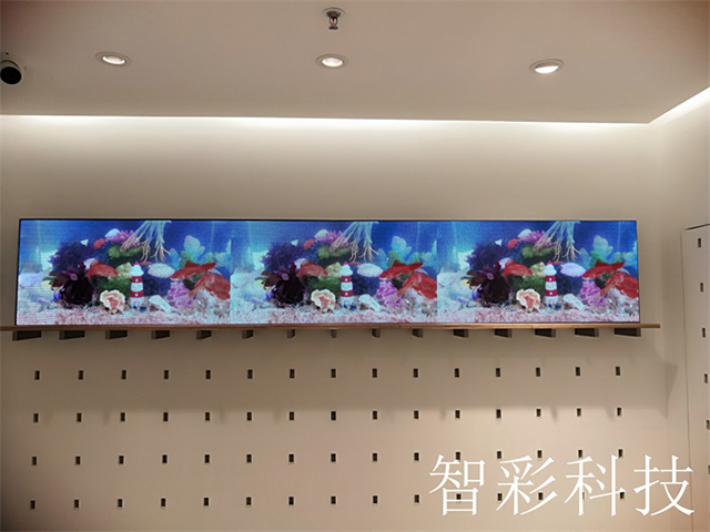 Lily服裝店LED顯示屏由上海智彩科技設(shè)計(jì)、安裝